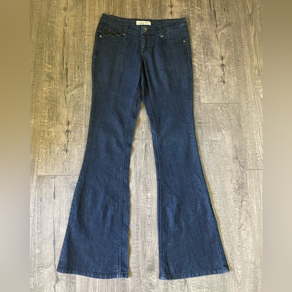 Early 2000s Y2K L.E.I Dark Blue Flared Leg Jeans, Size 1 - Picture 2 of 8